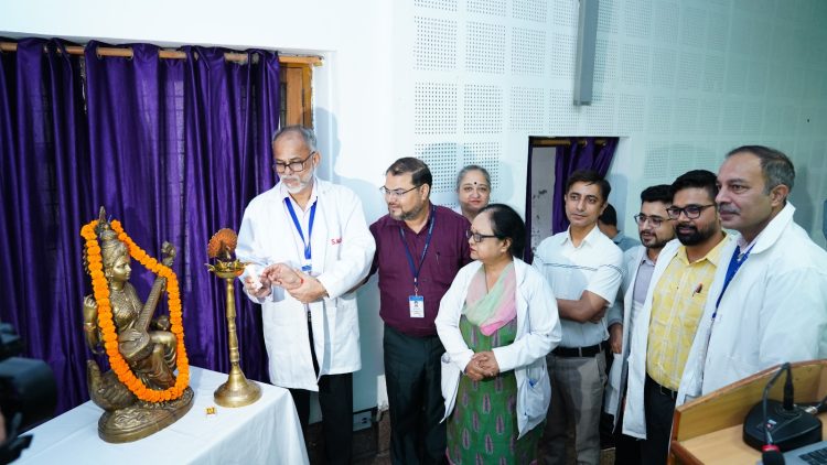 एसजीआरआर मेडिकल काॅलेज में एक दिवसीय कार्यशाला का आयोजन,विशेषज्ञों ने मरीजों के प्रति व्यवहार, ड्यूटी एवम् दायित्वों के सम्बन्ध में सांझा की जानकारियां