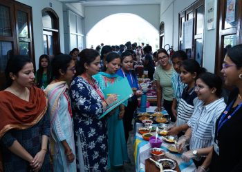 लजी़ज पकवानों की खूशबू से महका एसजीआरआरयू का कैंपस