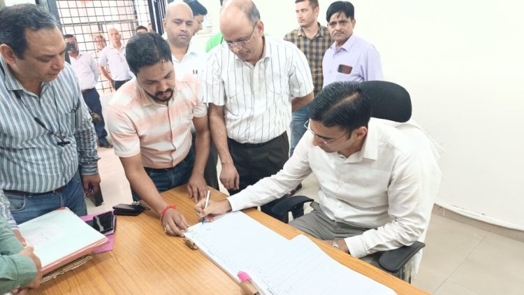 बिग ब्रेकिंग : देहरादून के नए डीएम सविन बंसल ने संभाला जिलाधिकारी का पदभार