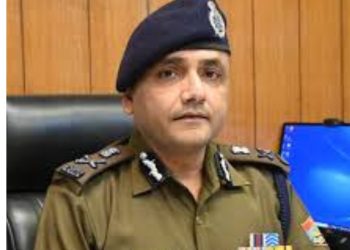 बड़ी खबर : पूर्व आईएएस के घर पर 50 करोड़ की चोरी के मामले में क्या बोले डीजीपी अभिनव कुमार