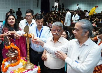 गुड न्यूज : श्री महंत इन्दिरेश अस्पताल में वल्र्ड फिजियोथैरेपी दिवस पर छात्र-छात्राओं ने मचाई धूम