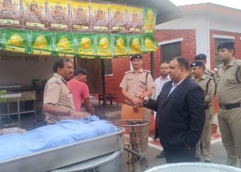 बड़ी खबर : राष्ट्रीय मानवाधिकार आयोग  के स्पेशल मॉनिटर ने किया जिला कारागार का निरीक्षण, जेल में बंद बंदियों से जाना उनका हालचाल