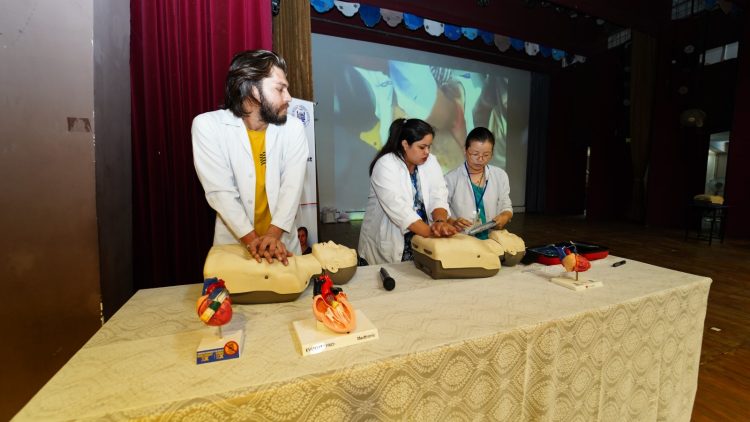 गुड न्यूज: स्कूली बच्चों ने जाना इमरजेंसी में कैसे दे सकते हैं सी.पी.आर.,बिना डॉक्टरी सलाह के एक्सरसाइज दिल के लिए खतरनाक