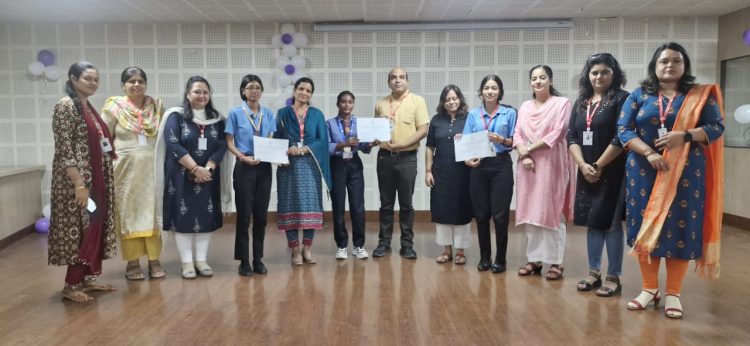 गुड न्यूज : हिंदी कहानी लेखन में प्रिया प्रथम, रोजी द्वितीय और आकांक्षा तृतीय स्थान पर रहीं