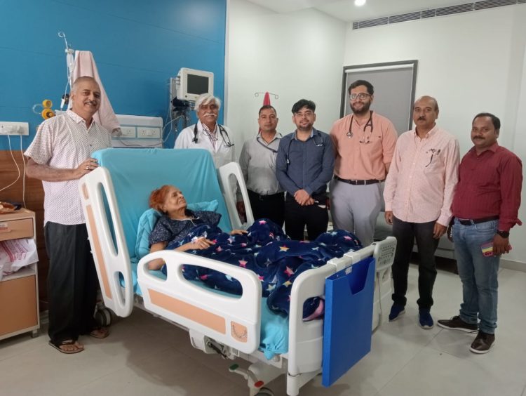 बड़ी खबर : टावर, वायरलैस पेसमेकर आरबिटल के लिए अन्य राज्यों से इन्दिरेश अस्पताल पहुंच रहे हार्ट पेशेंट