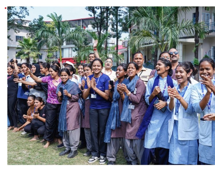 एसजीआरआरयू खेलोत्सव: बैडमिंटन में हर्ष और पूर्णिमा बने सिरमौर