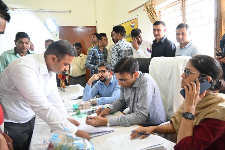 बड़ी खबर : जिलाधिकारी सविन बंसल ने ऋषिकेश तहसील जनता दर्शन/जनसुनवाई आयोजित कर सुनी समस्याएं