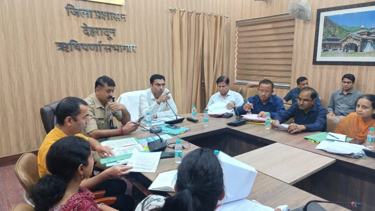 बिग ब्रेकिंग : विभागीय रूटीन प्रक्रिया के अन्तर्गत लाइए अतिक्रमण चिन्हिकरण एवं हटाने की कार्यवाहीःडीएम