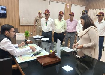 जनमानस की शिकायतों पर त्वरित कार्यवाही करें अधिकारी, लापरवाही नहीं होगी क्षम्य -डीएम 