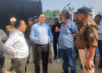 बड़ी खबर : एक कंम्प्लेक्स पर अवैध रूप से संचालित पटाखे का गोदाम सीज