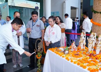 श्री महंत इन्दिरेश अस्पताल में दीपोत्सव की धूम रंग बिरंगी रोशनी में सुंदर लगी श्री महंत इन्दिरेश अस्पताल की आभा