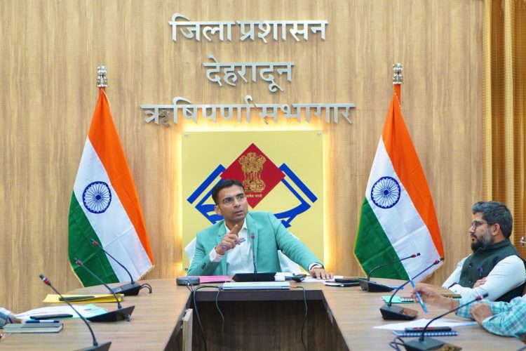 सरकारी स्कूलों के बच्चों को आधुनिक सुविधा व पढाई के साथ ही खेल के लिए अच्छा माहौल उपलब्ध कराना है लक्ष्यःडीएम