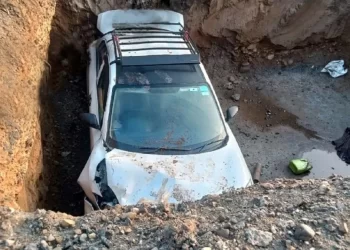 Delhi-Dehradun Expressway पर हादसा; टोल प्लाजा निर्माण के लिए खोदे गए गड्ढे में गिरी कार, तीन लोग गंभीर रूप से घायल