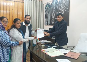 आउटसोर्स कर्मी को हटाने पर रीजनल पार्टी आक्रोशित एमडी से मिली करी ये काम