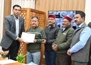 राज्य आंदोलनकारियों के साथ बुलाई गई बैठक में डीएम के संज्ञान में आया था प्रकरण, त्वरित कार्यवाही के दिए गए थे निर्देश