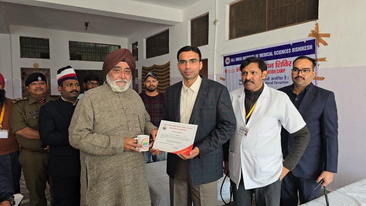 गुड न्यूज: चिकित्सक बोले सर्विस में पहली बार देखा ऐसा समर्पित अधिकारी