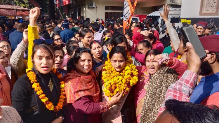 Big breking: दलबल के साथ ऊर्जा गठबंधन की प्रत्याशी सुलोचना ईष्टवाल ने किया नामांकन