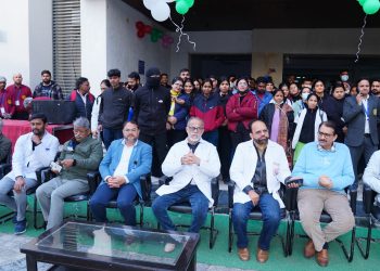 श्री महंत इन्दिरेश अस्पताल में डाॅक्टरों व स्टाफ ने किया नववर्ष का जोरदार स्वागत