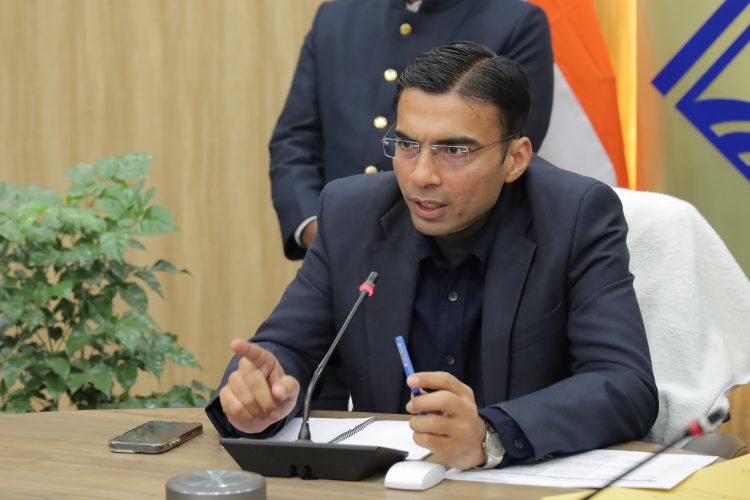 डीएम के प्रयासों से जनपद में पटरी आने लगी स्वास्थ्य सुविधाएं,प्रेमनगर में जल्द संचालित होगा बच्चों का आईसीयू। 