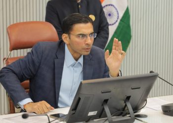 डीएम सख्तः निर्माण शर्तों का उल्लंघन करने वालों पर दर्ज होंगे मुकदमें