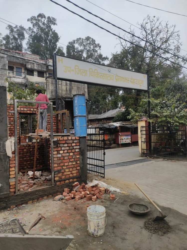 गुड न्यूज: डीएम के प्रयासों से जनपद में सुधरती स्वास्थ्य सेवाएँ, 3 नई एम्बुलेंस मिली