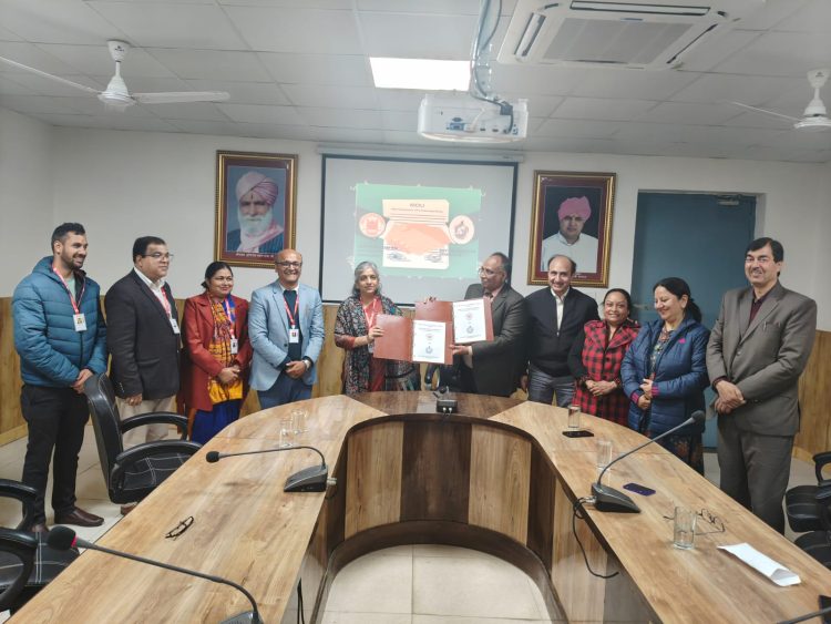 श्री गुरु राम राय विश्वविद्यालय और डीएवी (पीजी) कॉलेज के बीच एमओयू साइन,मानविकी और योग सहित विभिन्न कोर्सों में करेंगे एक-दूसरे का सहयोग