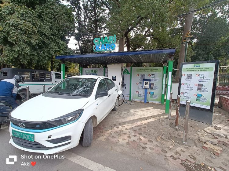 डीएम सविन बंसल का ड्रीम प्रोजेक्ट, शहर में तेजी से बढ़ रहे हैं, ईवी चार्जिंग स्टेशन।