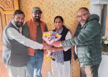 बिग ब्रेकिंग : रीजनल पार्टी के राष्ट्रीय अध्यक्ष सेमवाल ने की मेयर प्रत्याशी सुलोचना से मुलाकात