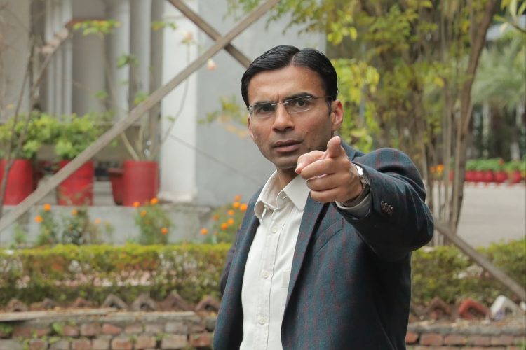 बड़ी खबर : चुनौतियों को स्वीकार कर आगे बढते रहे डीएम, जिस पर हाथ डालने से बचते रहे जिम्मेदार, डीएम ने बदल डाली वर्षों पुरानी व्यवस्था।