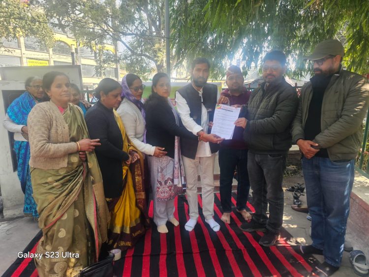 बिग ब्रेकिंग : यूसीसी में संशोधन के लिए रीजनल पार्टी ने दिया धरना। सौंपा ज्ञापन