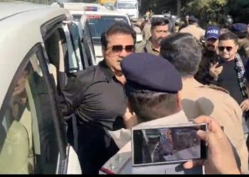 खानपुर में सर्वसमाज की महापंचायत में शरीक होने जा रहे थे विधायक उमेश कुमार, पुलिस ने लिया हिरासत में