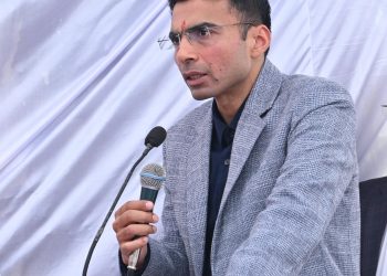 जनसुनवाई में क्षेत्रवासियों द्वारा डीएम को की गई थी शिकायत।डीएम के निर्देश पर एसडीएम कुमकुम जोशी एवं जिला पूर्ति अधिकारी एवं टीम ने की शिकायत की जांच।