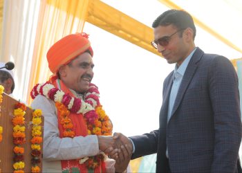 ऋषिकेश नगर निगम के नव निर्वाचित महापौर शंभू पासवान सहित 40 पार्षदगणों ने ली अपने पद की शपथ।