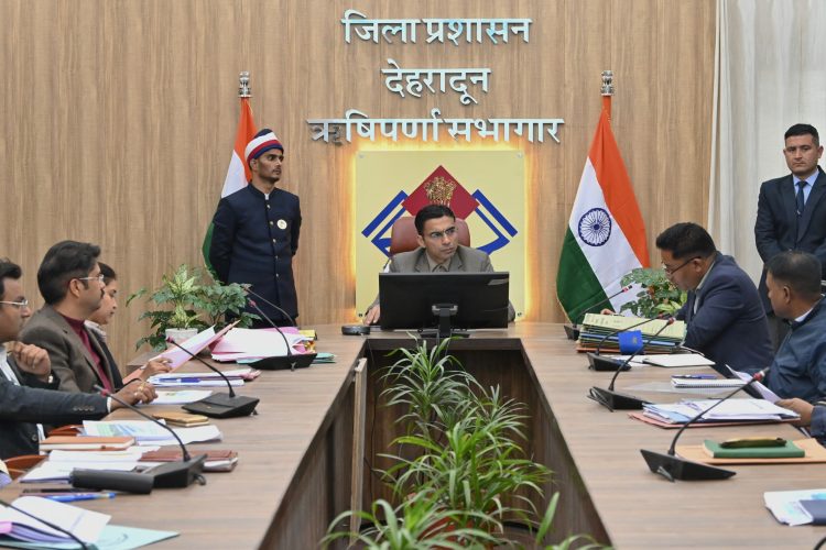 कुछ भी दे लें दलील, जनसुरक्षा की कीमत पर नही कटेगी रोडः डीएम