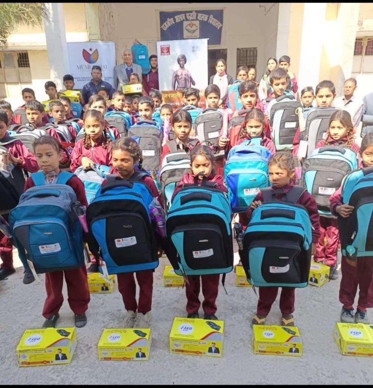 ओएनजीसी देहरादून द्वारा जनजातीय गौरव वर्ष के अवसर पर स्कूली बच्चों को उपहार वितरित*