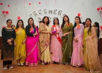 एसजीआरआरयू में सीनियर्स ने किया जूनियर्स का जोरदार वेलकम