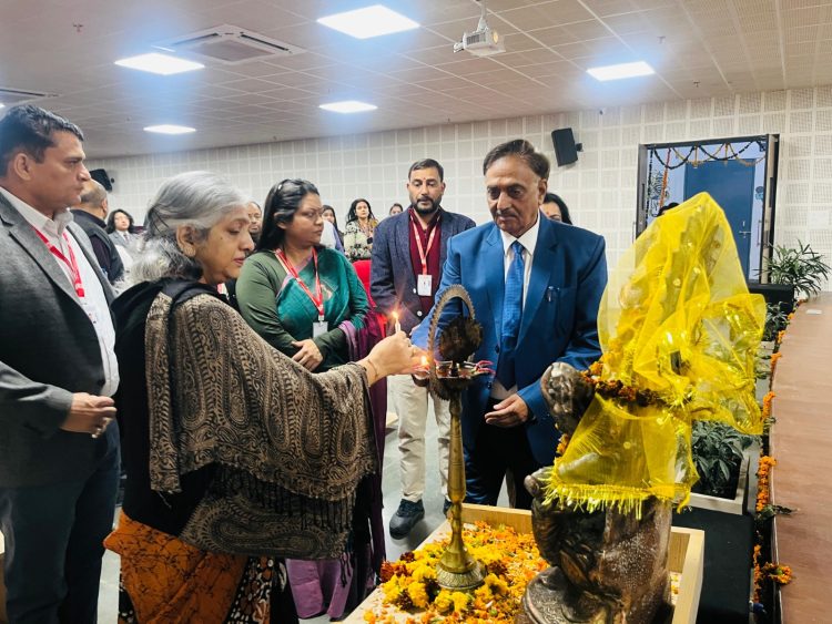 श्री गुरु राम राय विश्वविद्यालय में छात्र परिषद की बैज सेरेमनी का आयोजन