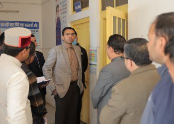 त्यूणी स्वास्थ्य केंद्र में सुविधाओं का विस्तार: डीएम संवीन बंसल ने किया औचक निरीक्षण