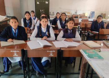 सरकारी स्कूलों में शिक्षा क्रांति: प्रोजेक्ट उत्कर्ष से बदल रही तस्वीर, डीएम