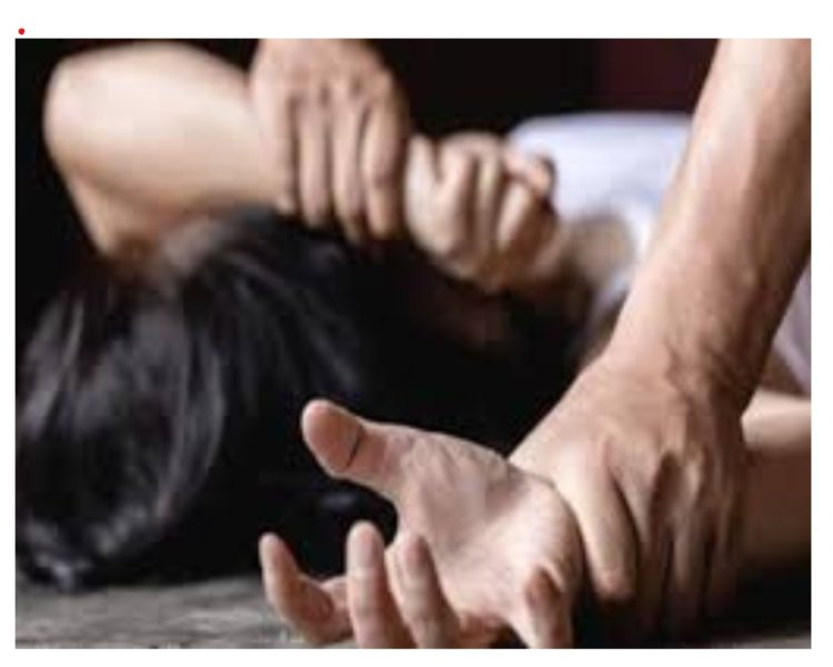 शर्मनाक: घर में घुसकर युवती से दुष्कर्म की कोशिश, मुख्य आरोपी गिरफ्तार, बीजेपी नेता समेत दो फरार