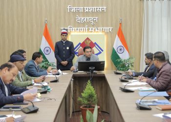सीएम हेल्पलाइन की शिकायतों का हो त्वरित निस्तारण: डीएम