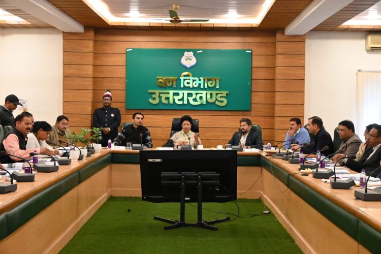 बड़ी खबर : देहरादून जिला विकास एवं निगरानी समिति की बैठक संपन्न, सांसद माला राज्य लक्ष्मी शाह ने दी महत्वपूर्ण निर्देश