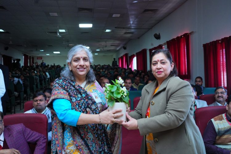 एसजीआरआरयू में फार्मा अन्वेषण 2025: फार्मा स्टार्टअप्स और उद्यमिता को मिला नया प्रोत्साहन