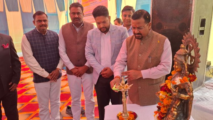 अजीतपुर में श्री महंत इन्दिरेश अस्पताल का कैंसर जागरूकता शिविर, 750 मरीजों ने उठाया लाभ