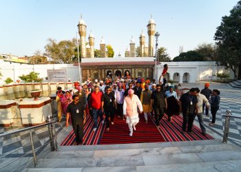 श्री झण्डे जी मेले की भव्यता में चार चांद लगाने पहुंची पंजाब की पैदल संगत