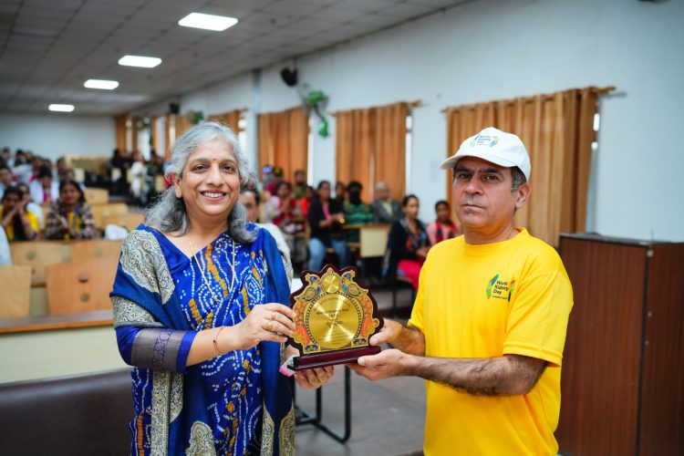 विश्व किडनी दिवस पर श्री महंत इन्दिरेश अस्पताल में जागरूकता रैली और संगोष्ठी का आयोजन