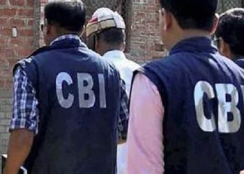 काठगोदाम रेलवे स्टेशन पर CBI का एक्शन: रिश्वत के आरोप में RPF जवान और रेलकर्मी हिरासत में