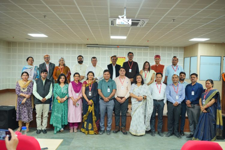 उस्ताद अबीर हुसैन और पंडित मिथिलेश झा की जुगलबंदी से मंत्रमुग्ध हुआ SGRRU