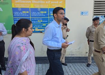 जिला अस्पताल में स्वास्थ्य सुविधाओं का होगा विस्तार: डीएम सविन बंसल