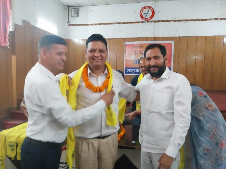 बिग ब्रेकिंग :  रीजनल पार्टी में बड़ा सियासी पलटवार, निर्दलीय पार्षद और भाजपाई नेता हुए शामिल